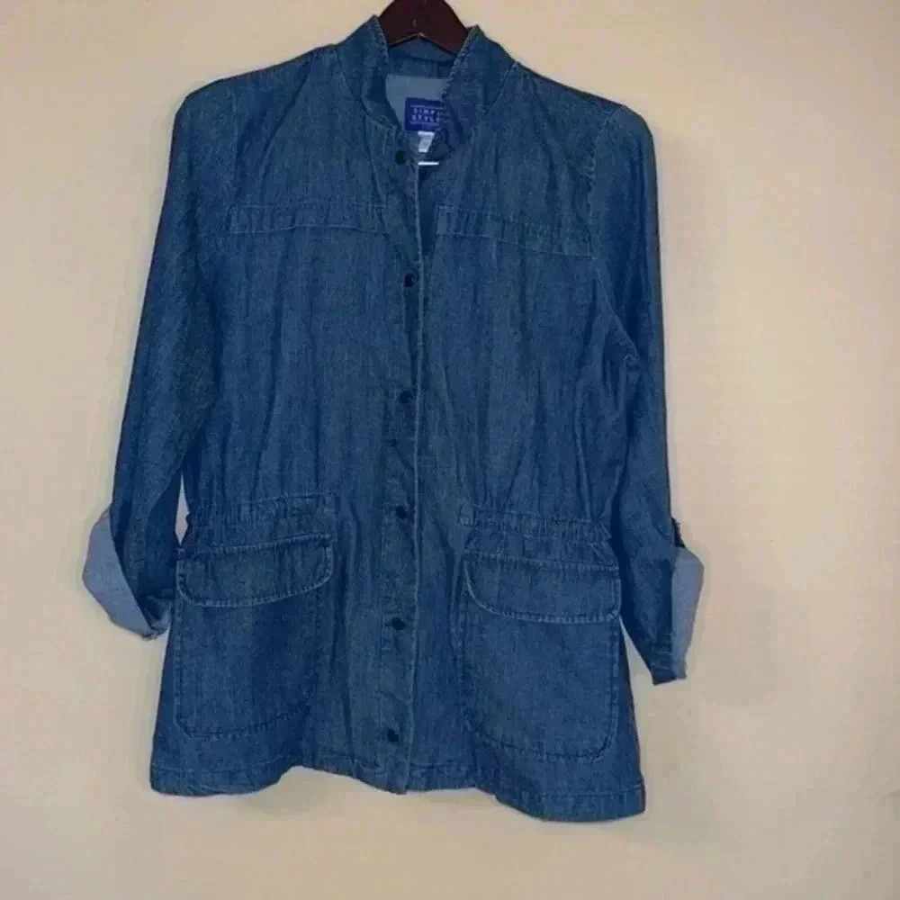 Simply Styled Women's Light Weight Denim Chambray Jacket Size M